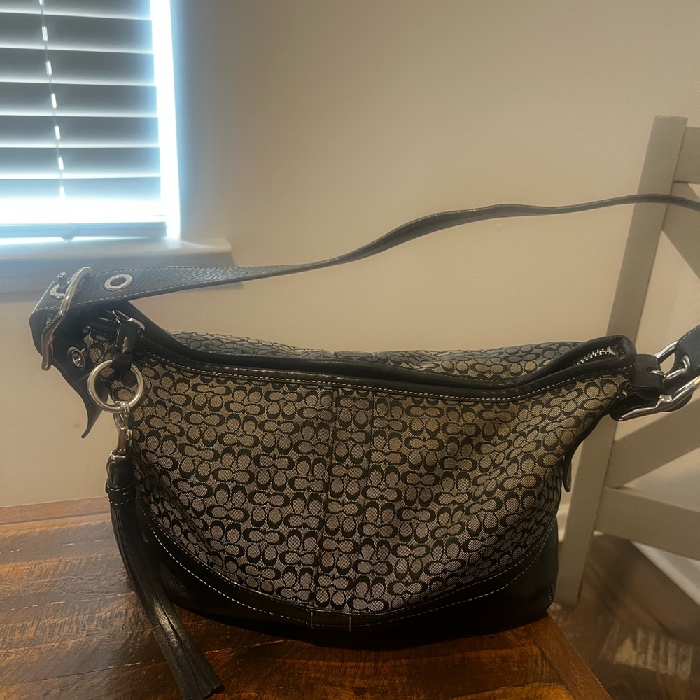 Vintage Y2K Coach signature Hobo shoulder bag